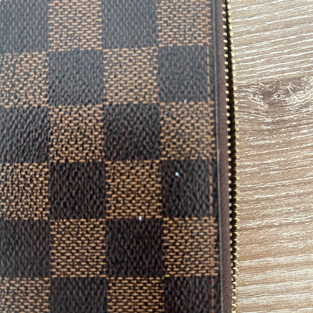 Louis Vuitton Wallet- Fully Functioning! - image 3